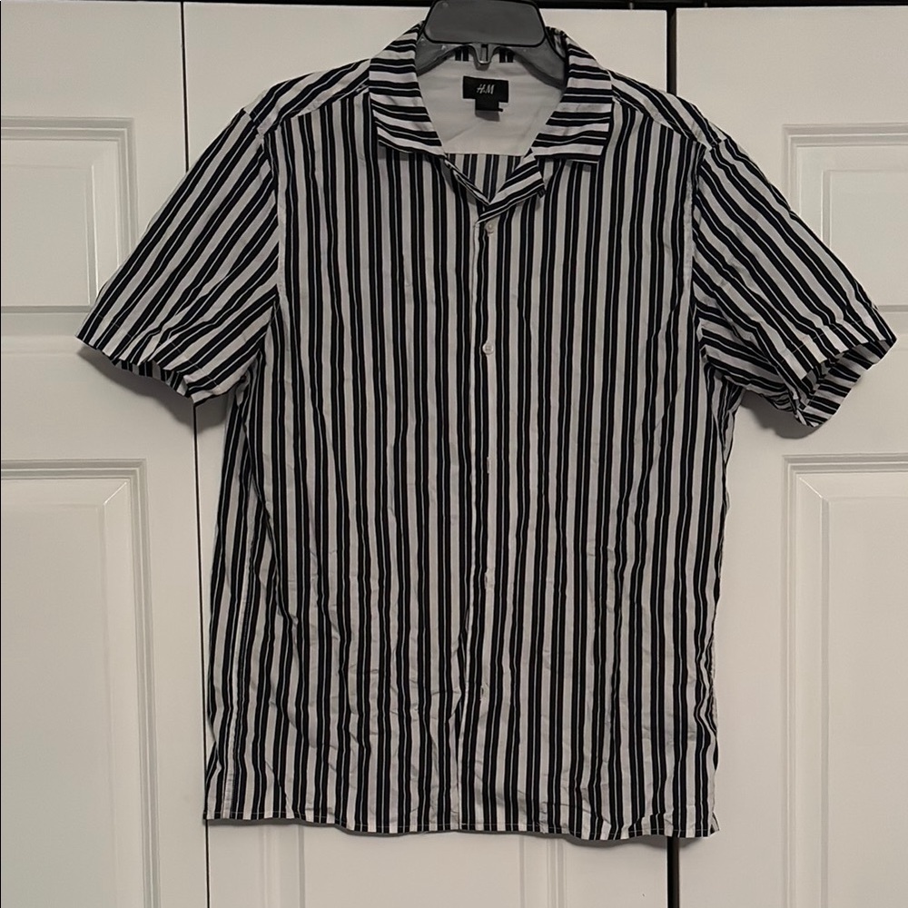 H&M Black and White Striped Casual Button Down Shirt